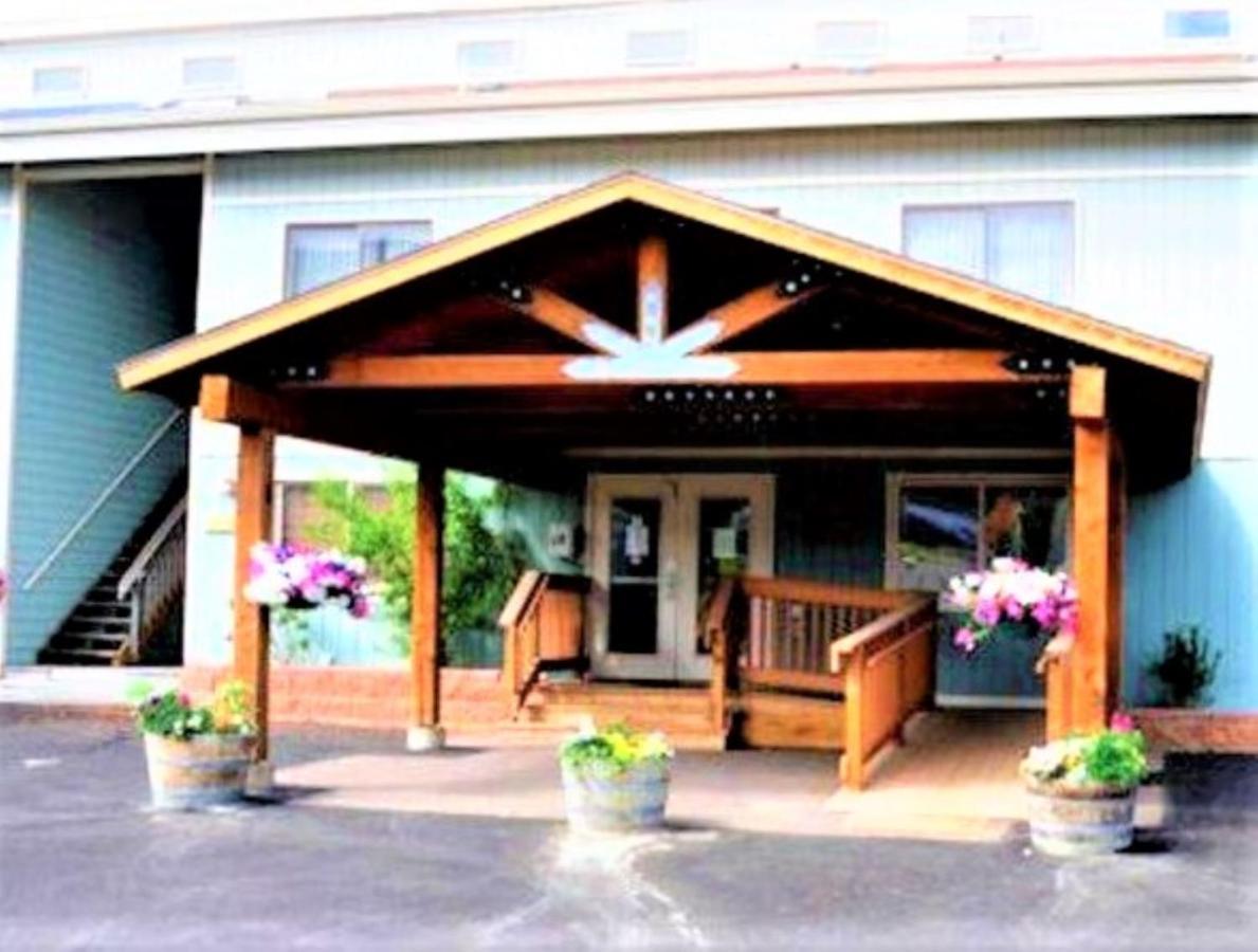 Twin Rivers Fraser Exterior photo