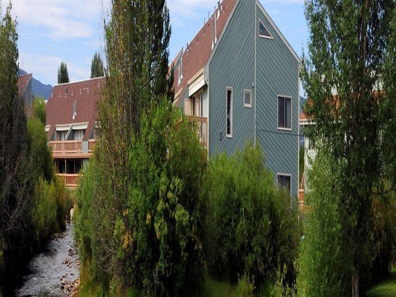 Twin Rivers Fraser Exterior photo